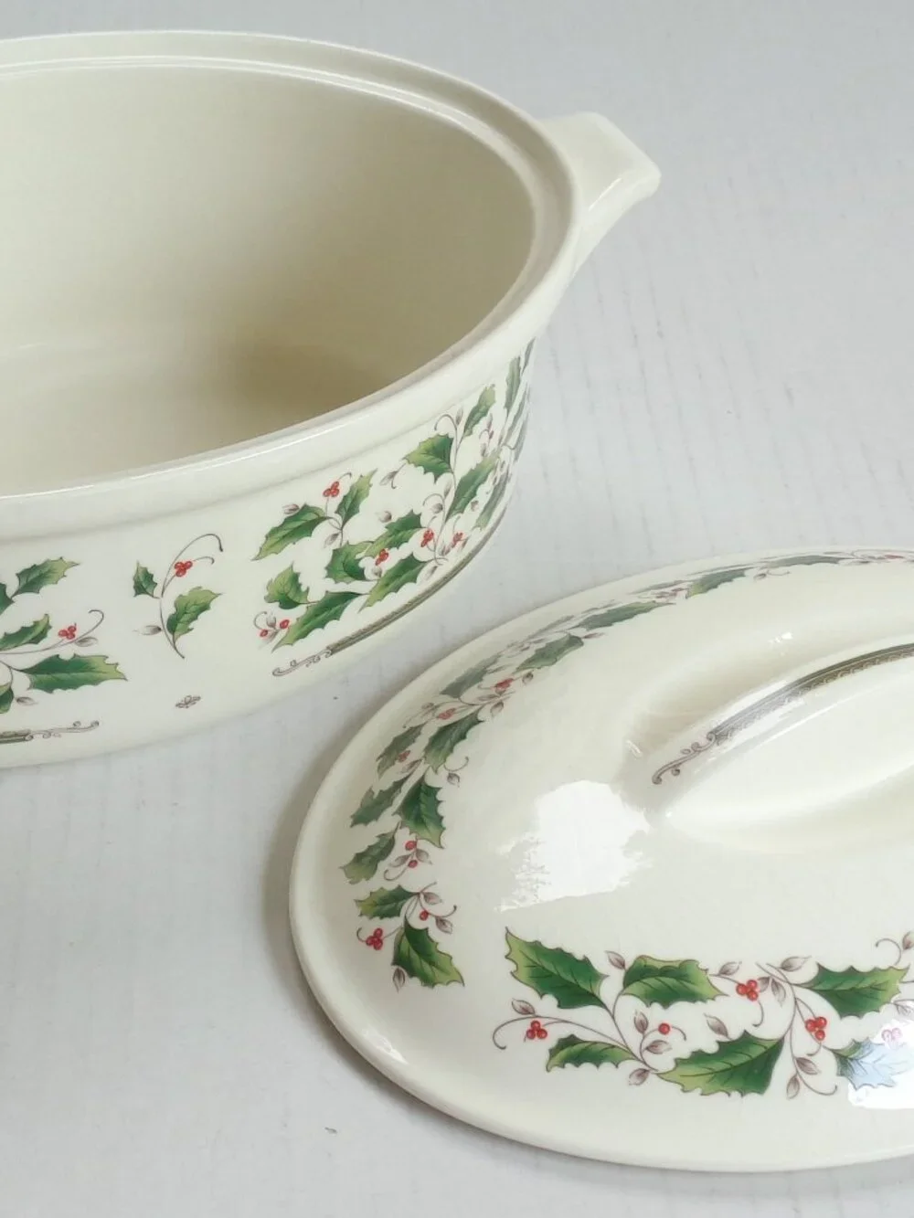 Vintage Holly Holiday Covered Casserole